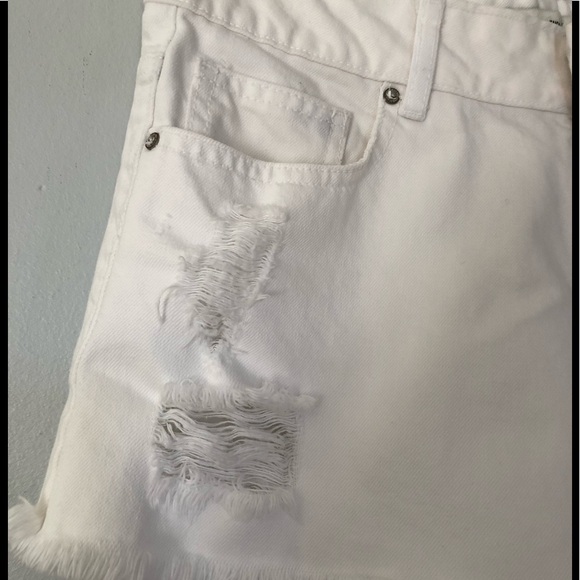 Forever21 distressed short/white size 27 - Picture 3 of 5